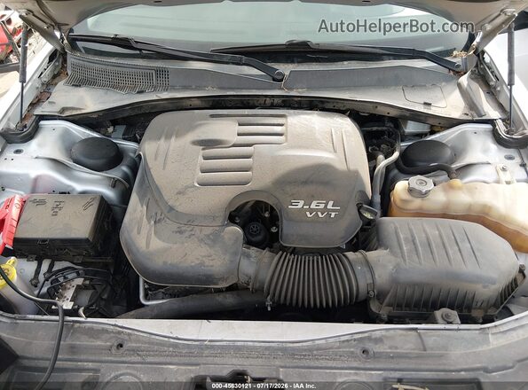 2C3CCAAG5KH610534 2019 CHRYSLER 300 Серебряный Вид сзади