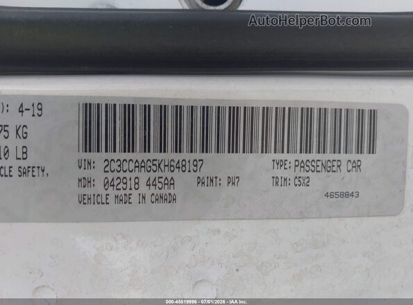 2C3CCAAG5KH648197 2019 CHRYSLER 300 White Widok komory silnika