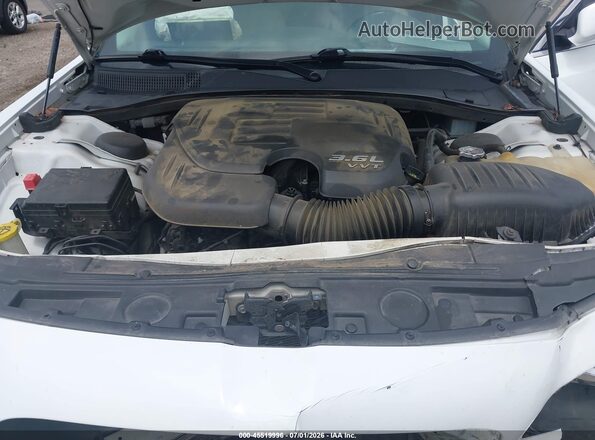 2C3CCAAG5KH648197 2019 CHRYSLER 300 White Widok z tyłu