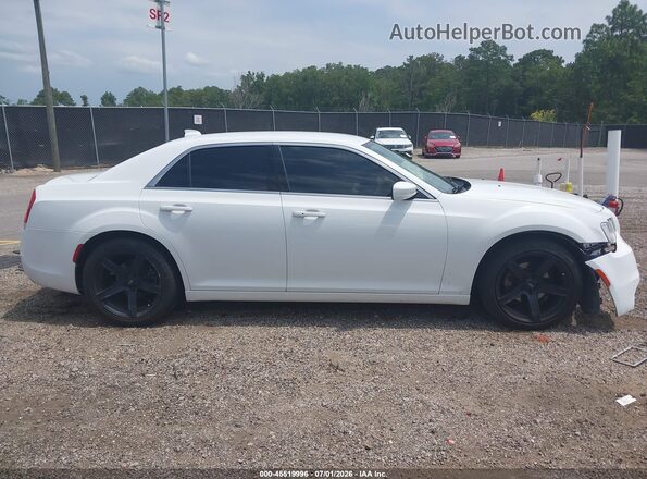 2C3CCAAG5KH648197 2019 CHRYSLER 300 White Widok wnętrza z tyłu