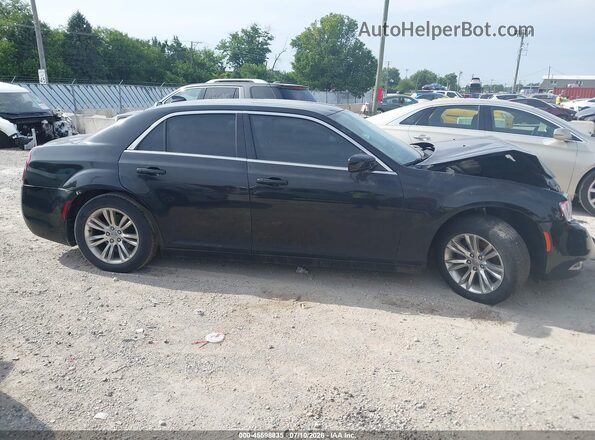 2C3CCAAG6HH506367 2017 CHRYSLER 300 Black უკანა სალონის ხედი