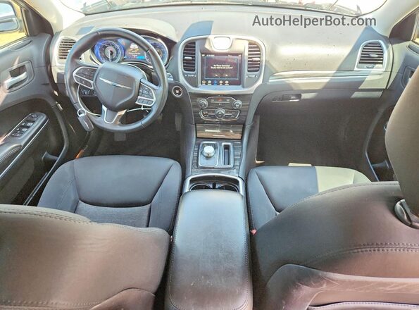 2C3CCAAG6JH190300 2018 CHRYSLER 300 Silver წინა პანელის ხედი