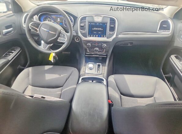 2C3CCAAG6JH320978 2018 CHRYSLER 300 White Widok deski rozdzielczej