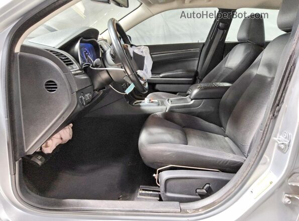 2C3CCAAG6MH644839 2021 CHRYSLER 300 Серебряный Вид салона спереди