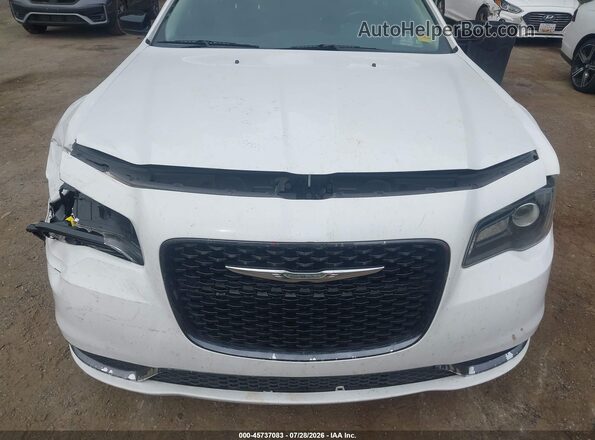2C3CCAAG7LH128343 2020 CHRYSLER 300 Белый Вид спереди