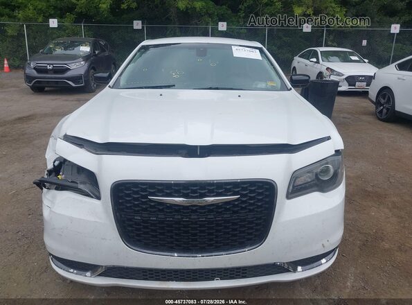 2C3CCAAG7LH128343 2020 CHRYSLER 300 Белый Вид задней части салона