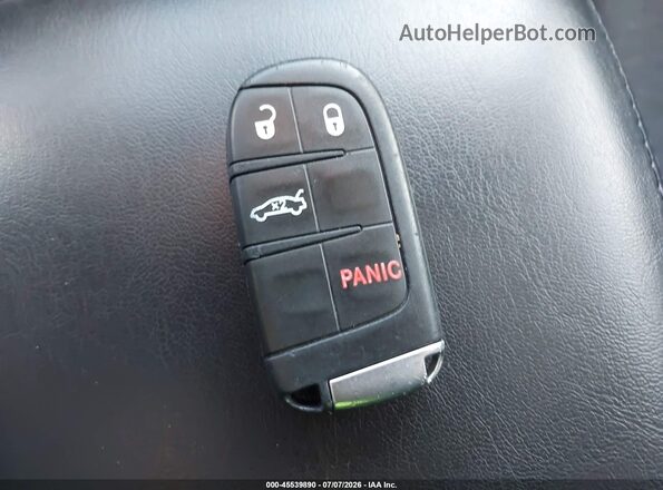 2C3CCAAG7MH570847 2021 CHRYSLER 300 Красный Вид панели приборов