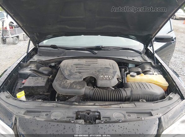 2C3CCAAG8JH209042 2018 CHRYSLER 300 Black Հետևի տեսք
