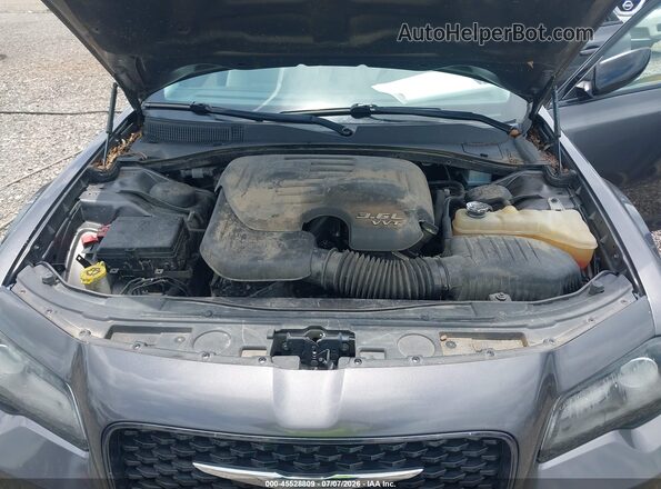 2C3CCAAG8JH304314 2018 CHRYSLER 300 Gray Rear view