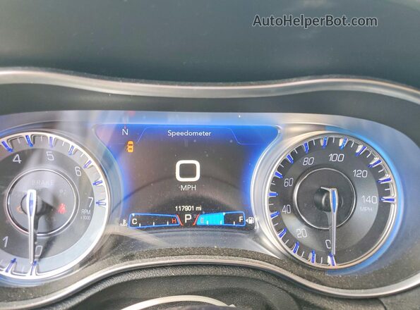 2C3CCAAG8KH610298 2019 CHRYSLER 300 Gray ხელსაწყოთა პანელის ხედი