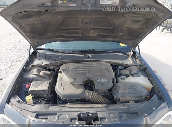 2C3CCAAG8KH727167 2019 CHRYSLER 300 Gray Rear view