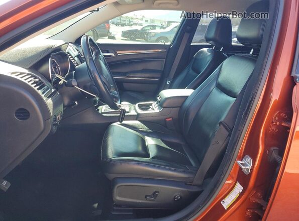 2C3CCAAG9LH209246 2020 CHRYSLER 300 Orange Вид салону спереду