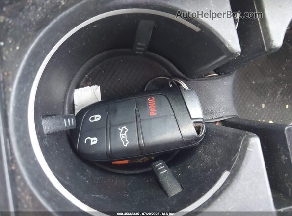 2C3CCAAGXGH273947 2016 CHRYSLER 300 Коричневый Вид панели приборов