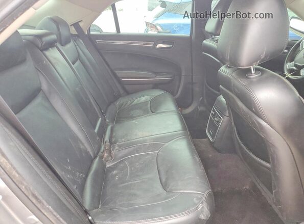 2C3CCAAGXHH551912 2017 CHRYSLER 300 Silver Вид задніх сидінь