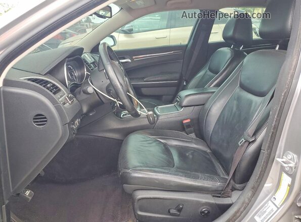 2C3CCAAGXHH551912 2017 CHRYSLER 300 Silver Вид салону спереду