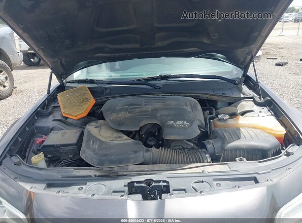 2C3CCAAGXJH324645 2018 CHRYSLER 300 Серый Вид сзади