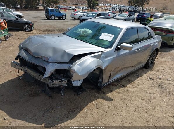 2C3CCABG1JH214291 2018 CHRYSLER 300 Серебряный Передняя левая четверть