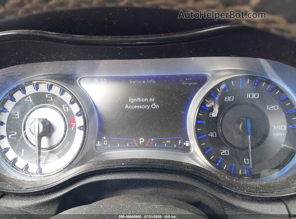 2C3CCABG1JH214291 2018 CHRYSLER 300 Серебряный Вид задних сидений