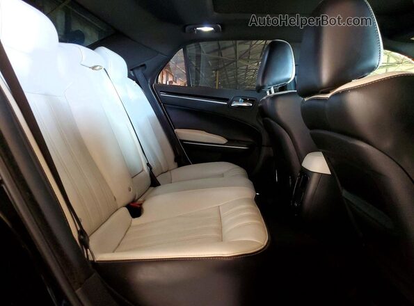 2C3CCABG1KH548466 2019 CHRYSLER 300 Black Vista de los asientos traseros