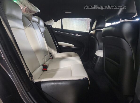 2C3CCABG2HH593604 2017 CHRYSLER 300 Charcoal Vista de los asientos traseros