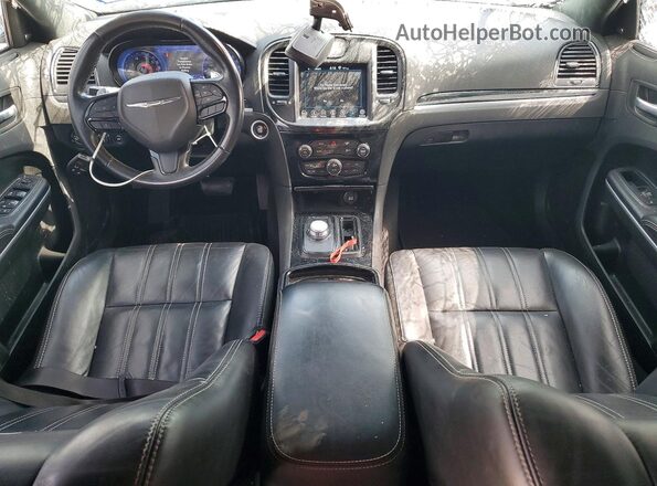 2C3CCABG2KH686520 2019 CHRYSLER 300 Серый Вид панели приборов