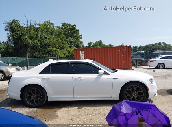 2C3CCABG3GH269429 2016 CHRYSLER 300 Белый Вид задней части салона