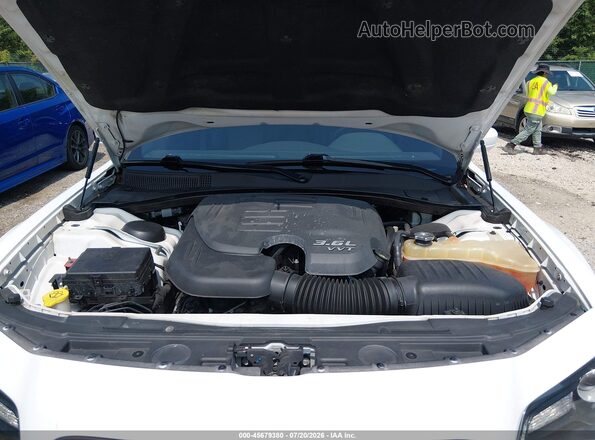 2C3CCABG3GH269429 2016 CHRYSLER 300 Белый Вид сзади
