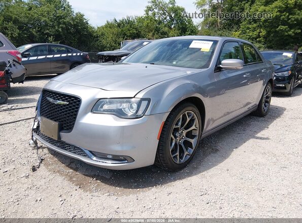 2C3CCABG3JH143059 2018 CHRYSLER 300 Silver წინა მარცხენა ხედი სამი მეოთხედიდან