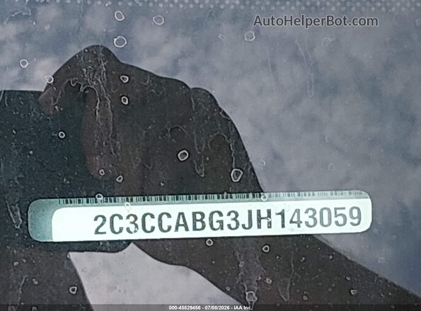 2C3CCABG3JH143059 2018 CHRYSLER 300 Silver ძრავის განყოფილების ხედი