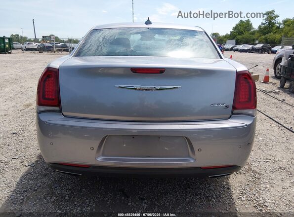 2C3CCABG3JH143059 2018 CHRYSLER 300 Silver 