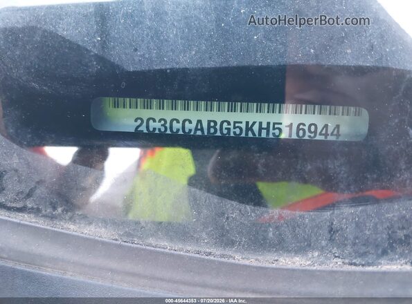 2C3CCABG5KH516944 2019 CHRYSLER 300 Black Vista del compartimento del motor