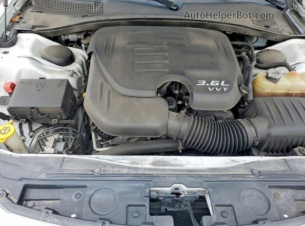 2C3CCABG5KH628661 2019 CHRYSLER 300 White Սալոնի հետևի տեսք