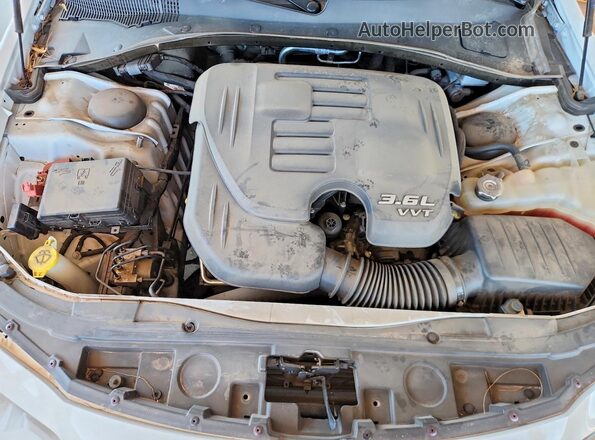 2C3CCABG5PH577427 2023 CHRYSLER 300 White Սալոնի հետևի տեսք