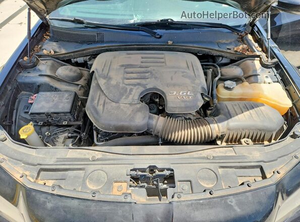 2C3CCABG6JH243320 2018 CHRYSLER 300 Black Rear interior view