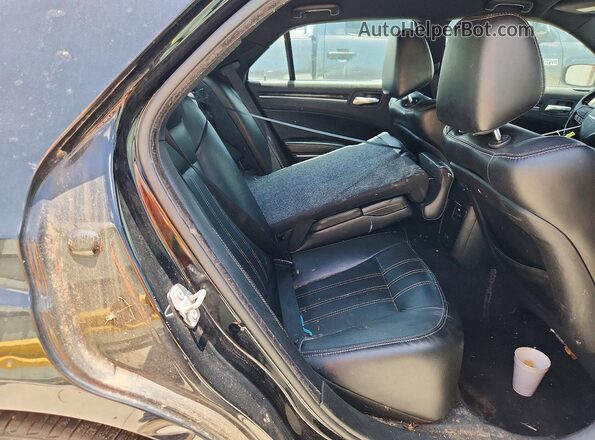 2C3CCABG6JH243320 2018 CHRYSLER 300 Black Rear seats view