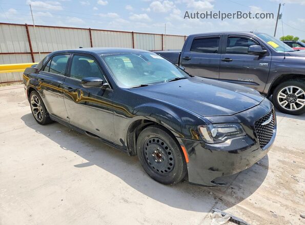 2C3CCABG6JH243320 2018 CHRYSLER 300 Black Front right