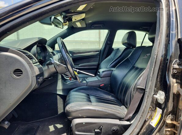 2C3CCABG6JH243320 2018 CHRYSLER 300 Black Front interior view