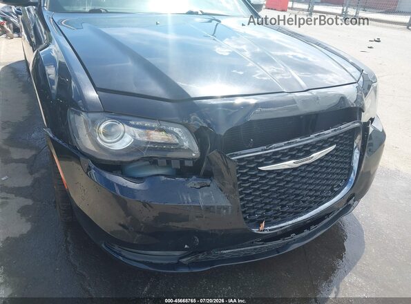 2C3CCABG7JH249613 2018 CHRYSLER 300 Черный Вид спереди
