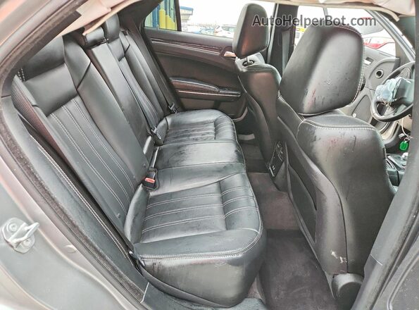 2C3CCABG7JH266430 2018 CHRYSLER 300 Серебряный Вид задних сидений