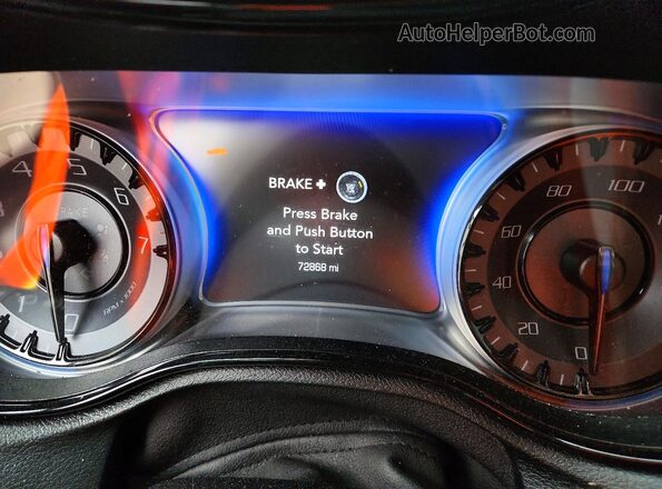 2C3CCABG7JH266430 2018 CHRYSLER 300 Серебряный Вид щитка приборов