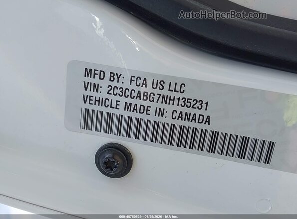 2C3CCABG7NH135231 2022 CHRYSLER 300 White Widok komory silnika