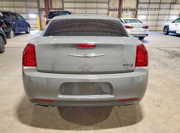 2C3CCABG8HH614424 2017 CHRYSLER 300 Gray Հետևի տեսք