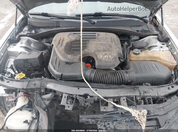 2C3CCABG8JH203823 2018 CHRYSLER 300 Gray უკანა ხედი