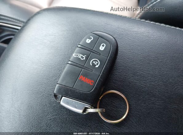 2C3CCABG8KH516307 2019 CHRYSLER 300 Black Առջևի վահանակի տեսք