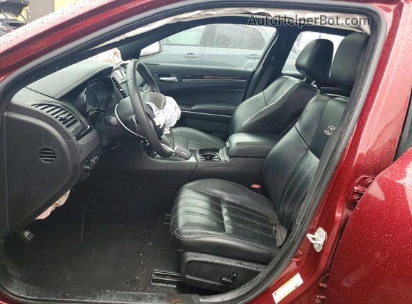2C3CCABG8PH599793 2023 CHRYSLER 300 Red Вид салону спереду