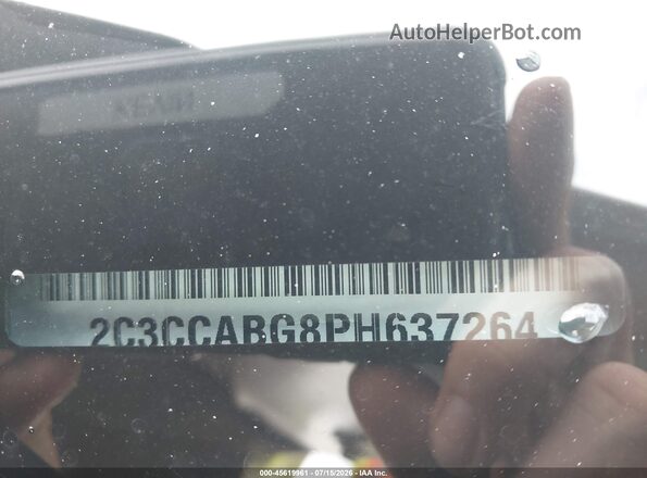 2C3CCABG8PH637264 2023 CHRYSLER 300 Серебряный 
