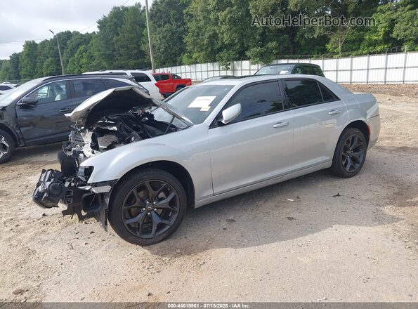 2C3CCABG8PH637264 2023 CHRYSLER 300 Серебряный Передняя левая четверть