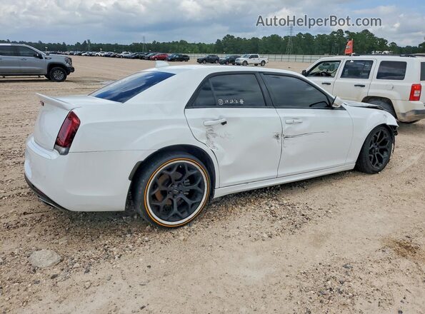 2C3CCABG9JH240315 2018 CHRYSLER 300 White Հետևի աջ