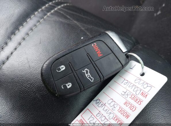 2C3CCABGXKH516129 2019 CHRYSLER 300 White Widok deski rozdzielczej