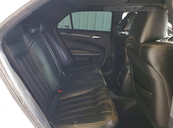 2C3CCABT0JH152668 2018 CHRYSLER 300 Белый Вид задних сидений